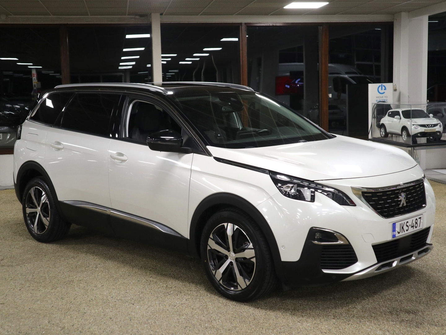 PEUGEOT 5008 2018