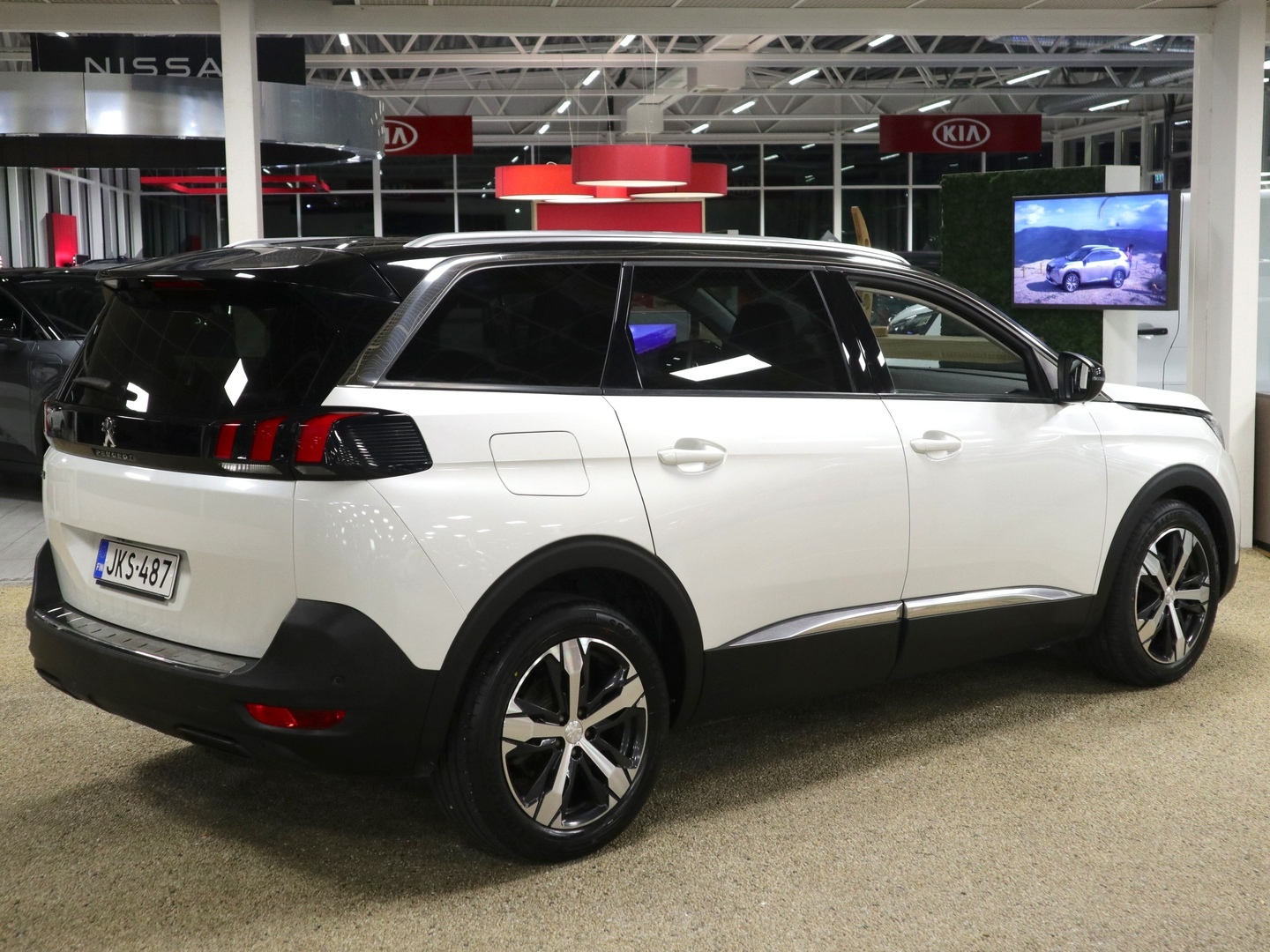 PEUGEOT 5008 2018