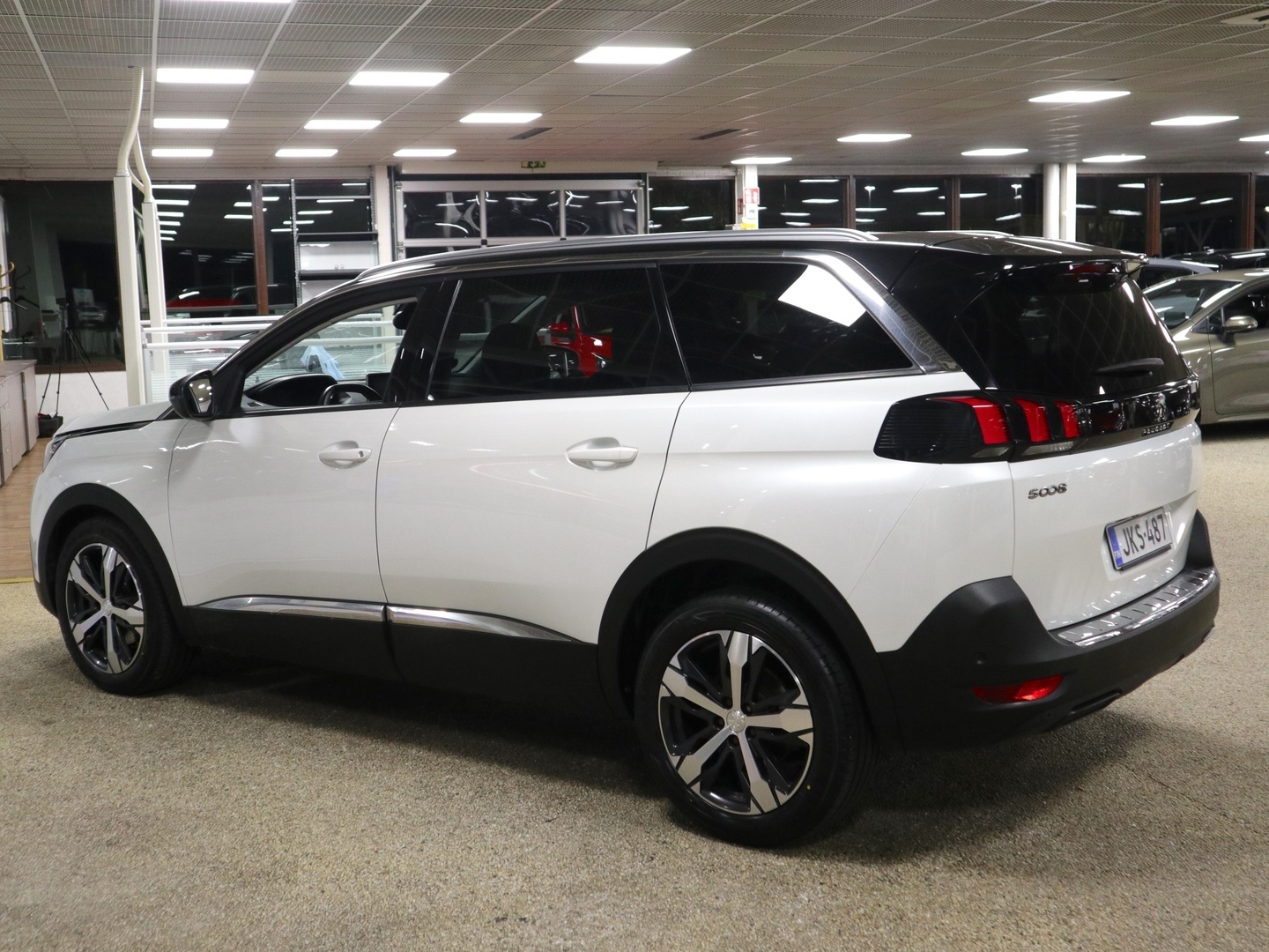 PEUGEOT 5008 2018