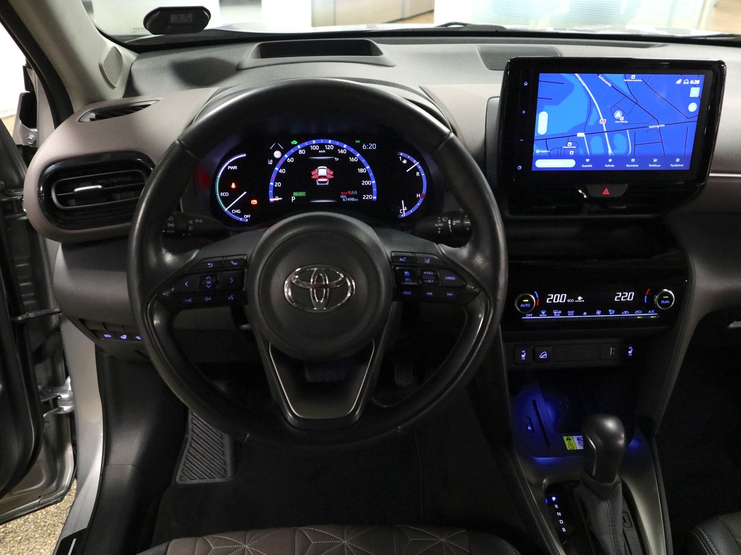 TOYOTA Yaris Cross 2023