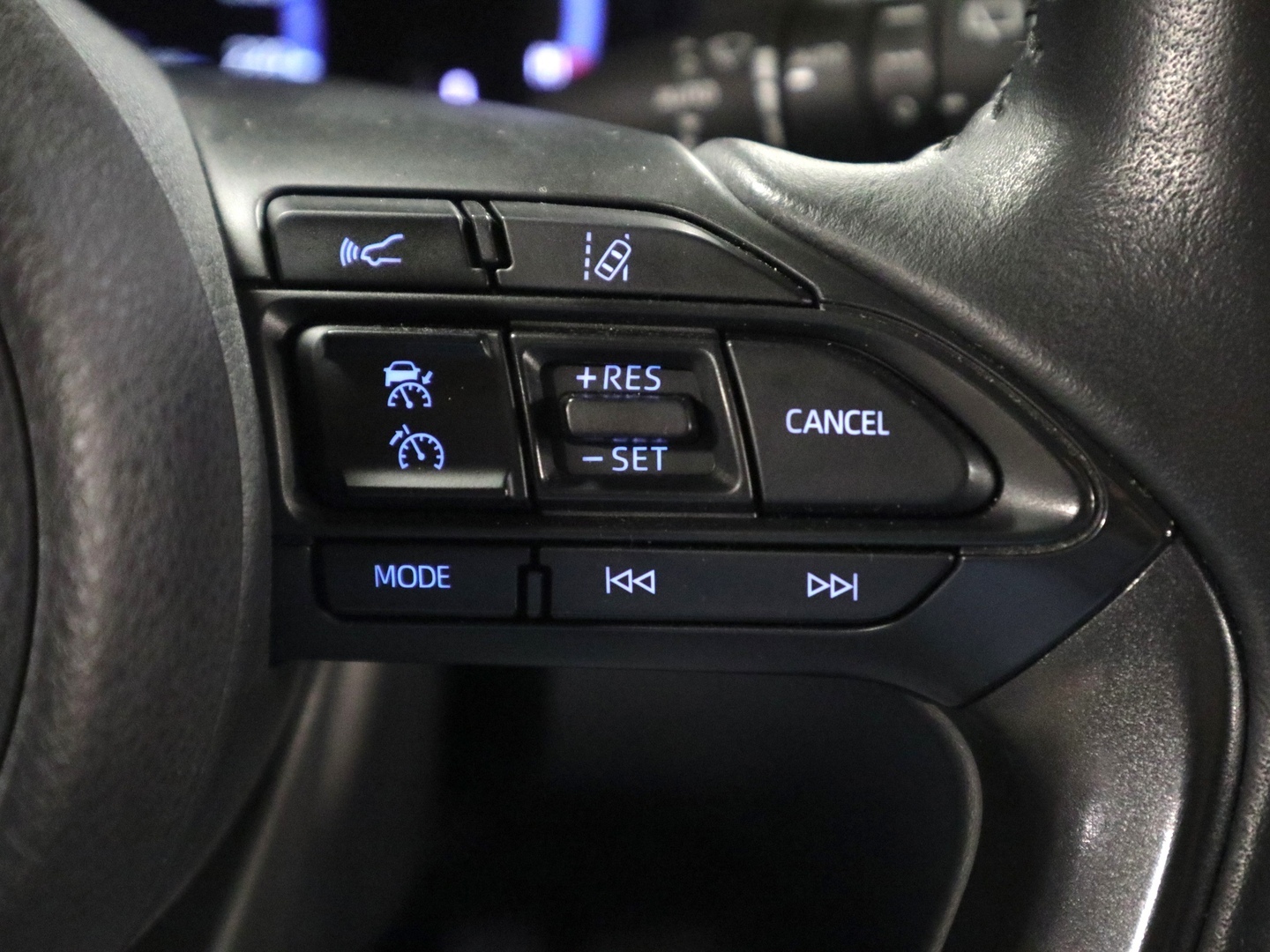TOYOTA Yaris Cross 2023