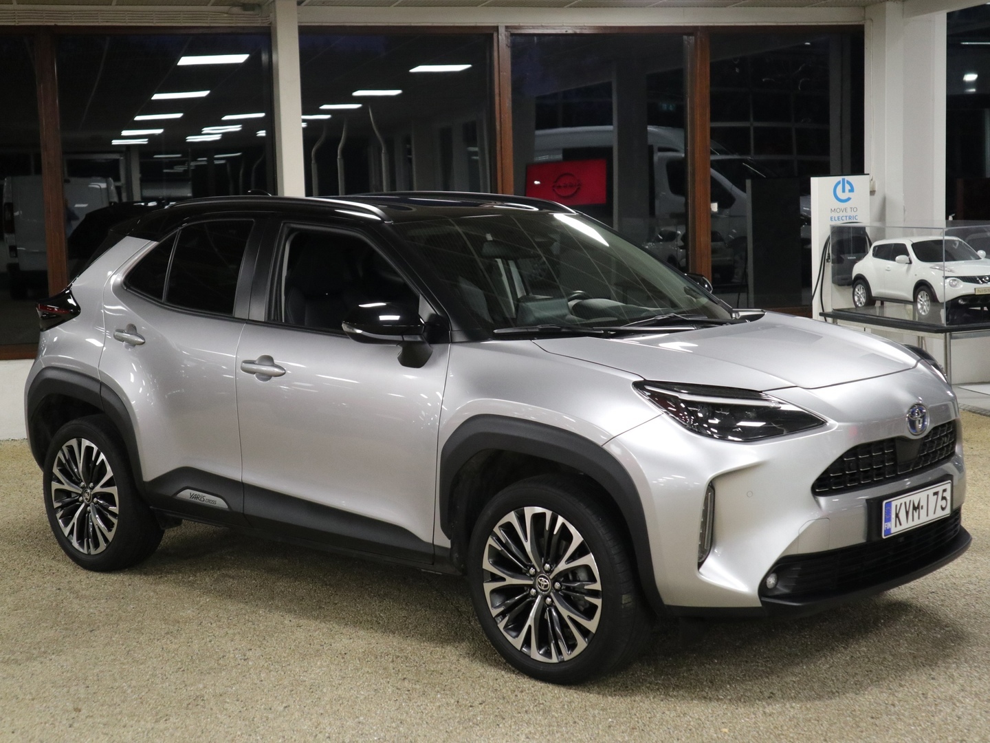 TOYOTA Yaris Cross 2023