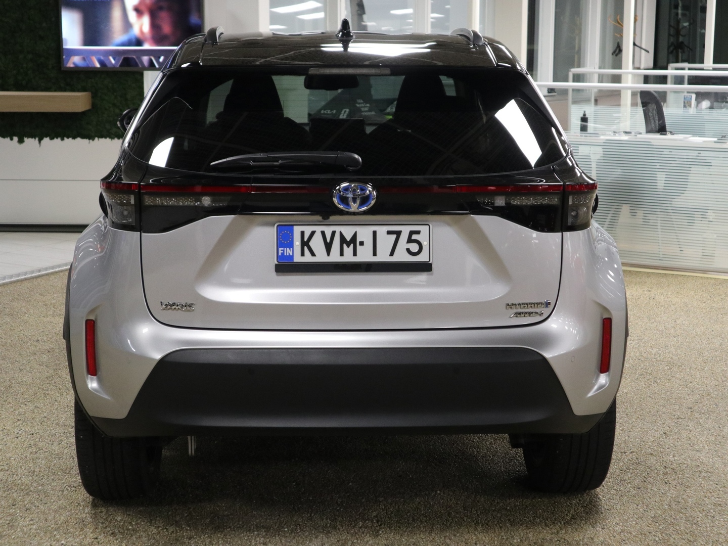 TOYOTA Yaris Cross 2023