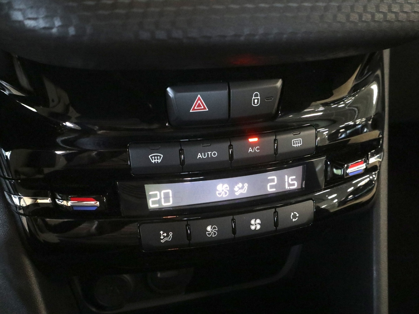 PEUGEOT 2008 2019