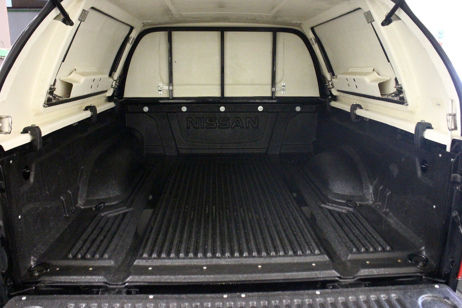 NISSAN Navara 2013