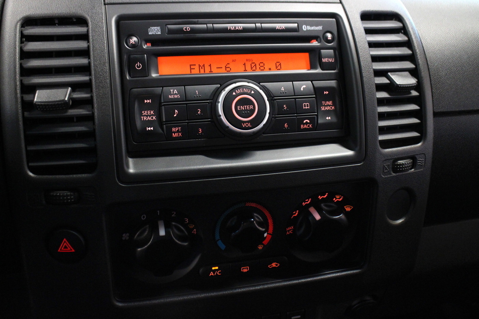 NISSAN Navara 2013