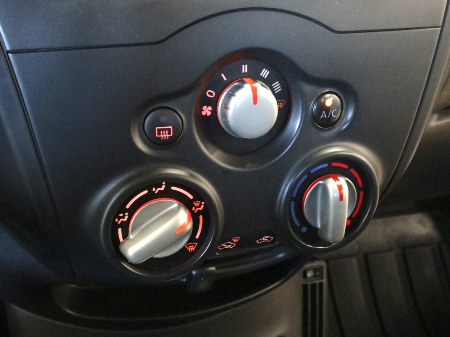 NISSAN Note 2014
