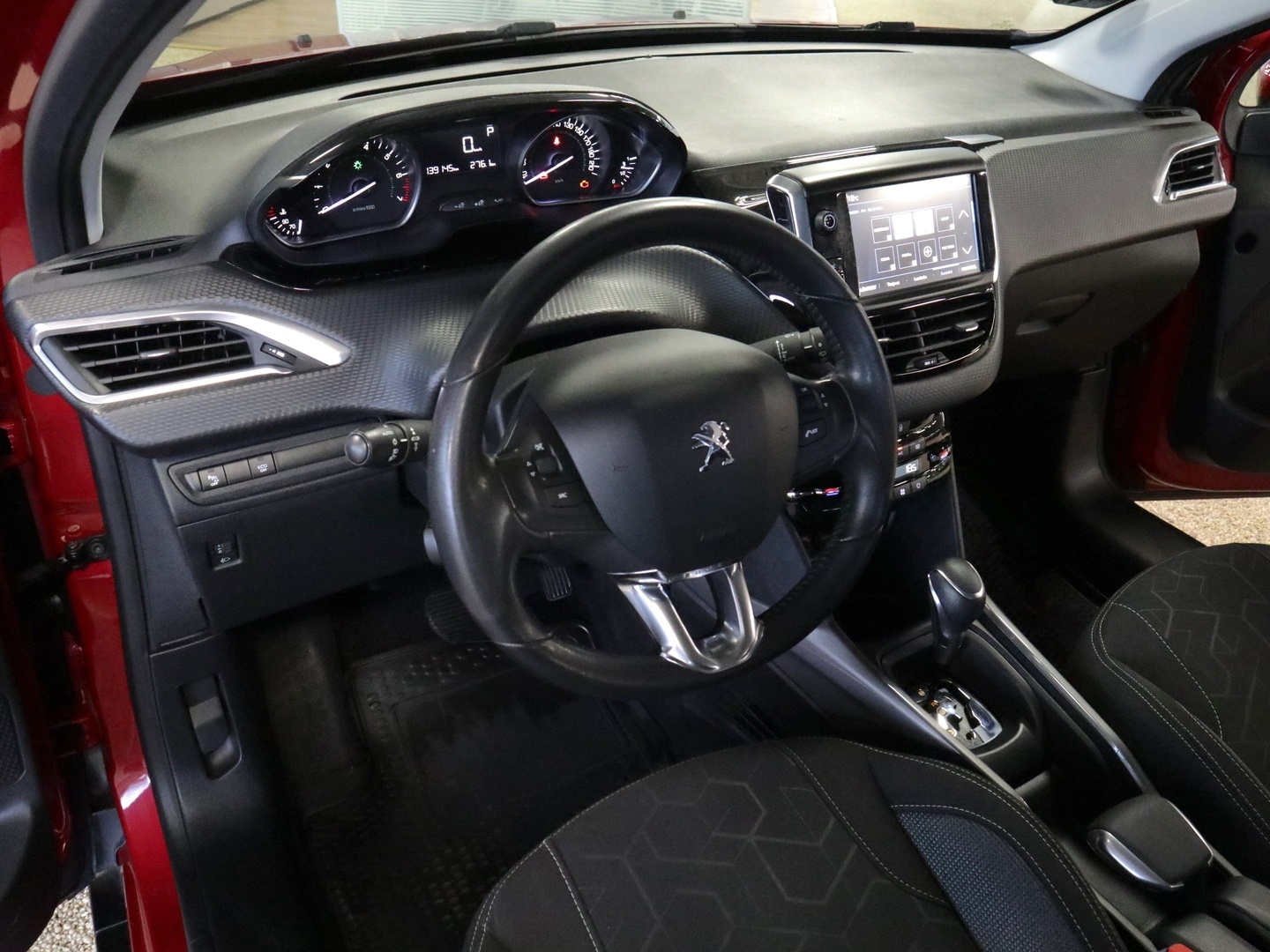 PEUGEOT 2008 2018
