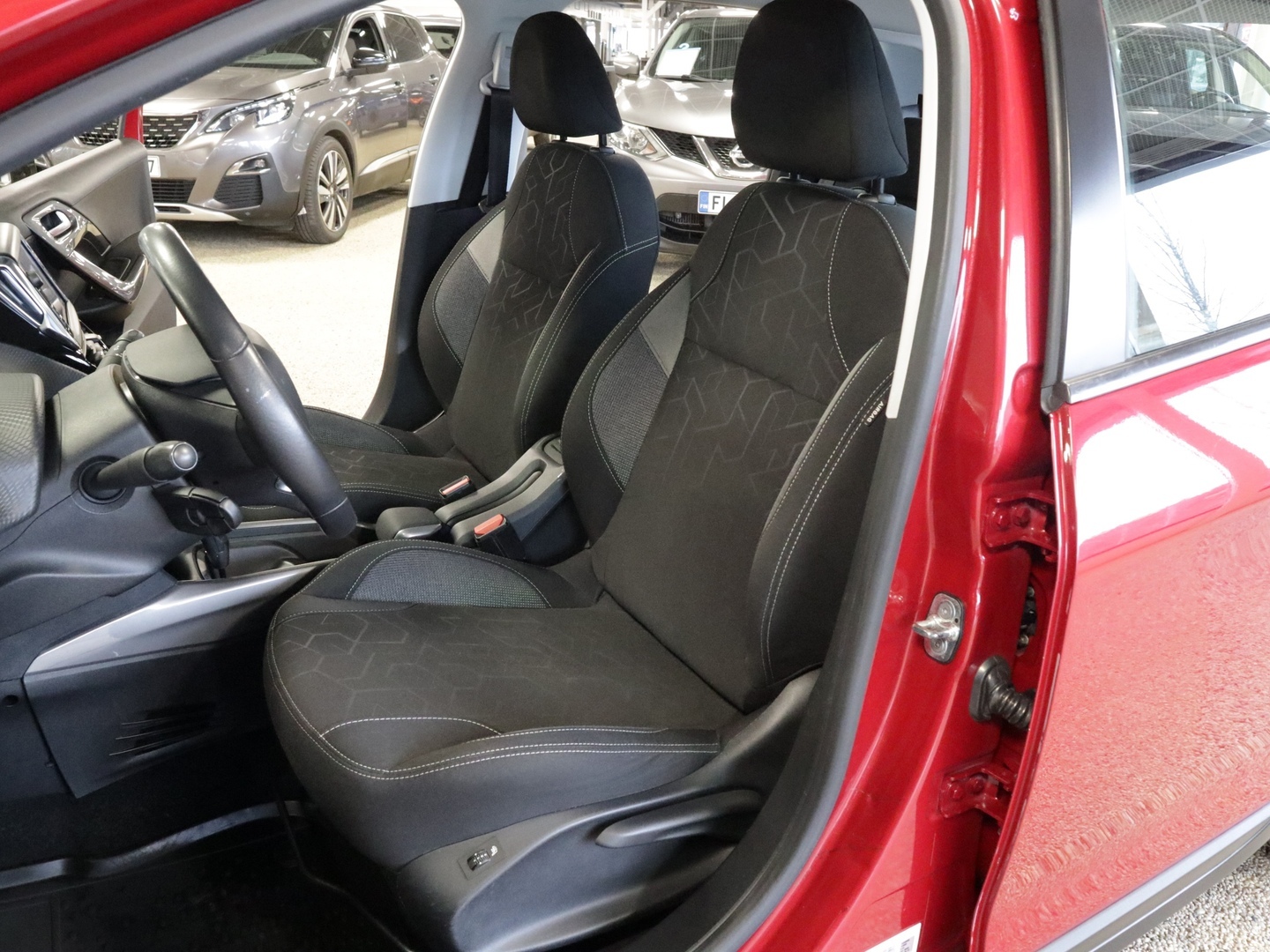 PEUGEOT 2008 2018