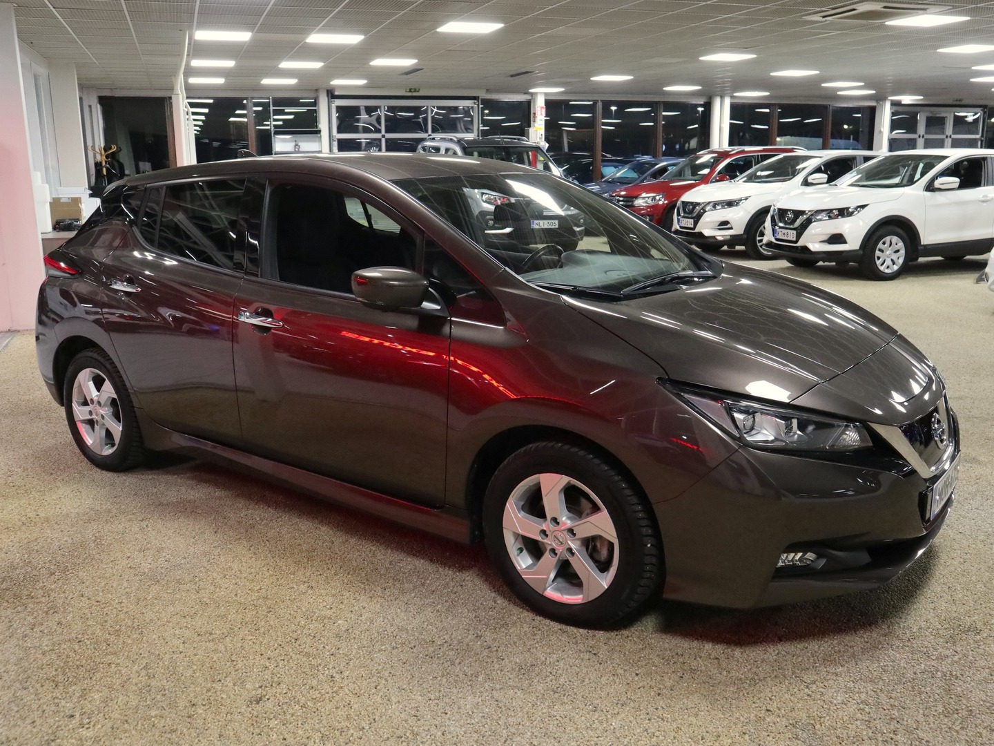 NISSAN LEAF 2022
