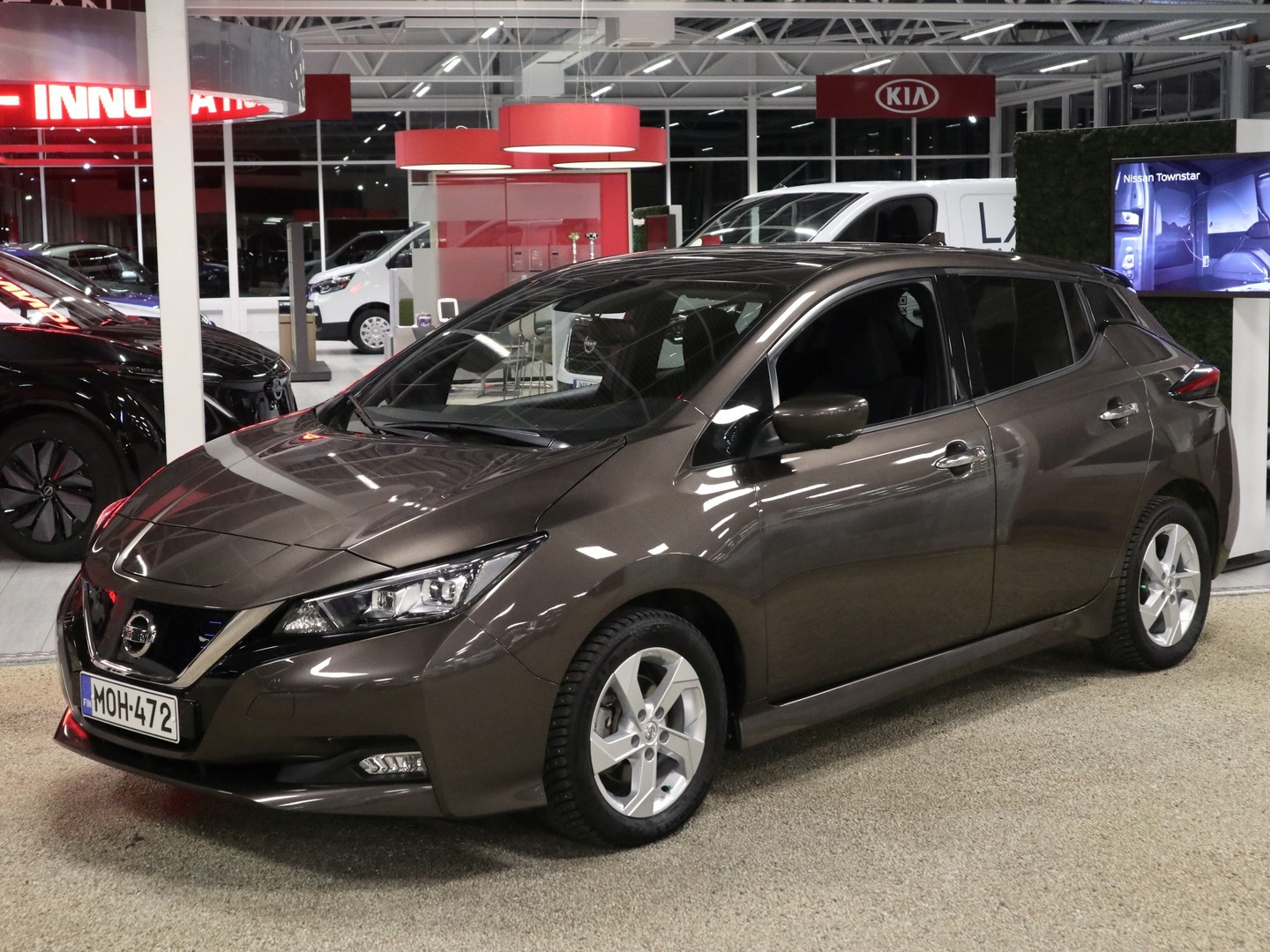 NISSAN LEAF 2022