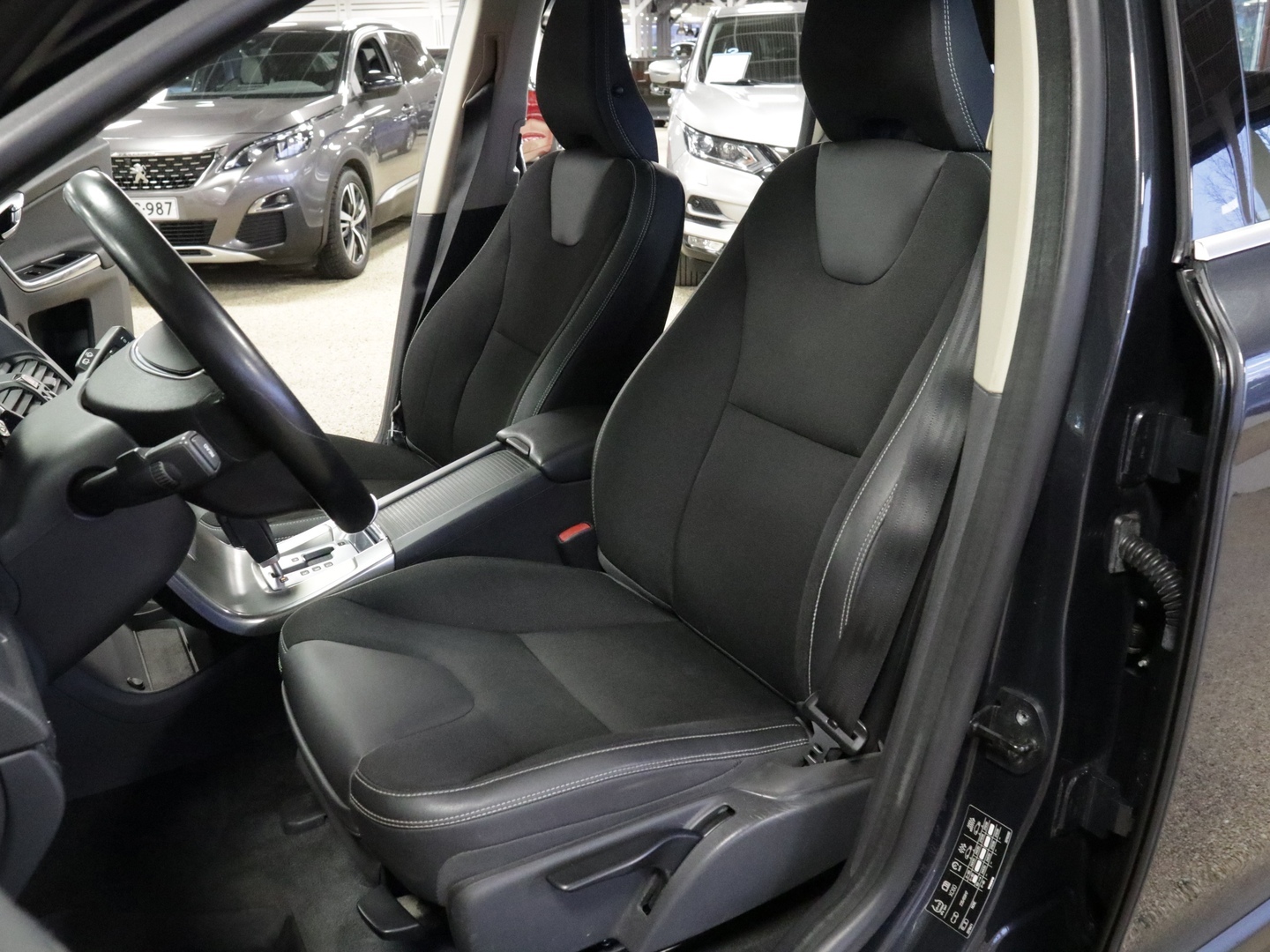 VOLVO XC60 2011