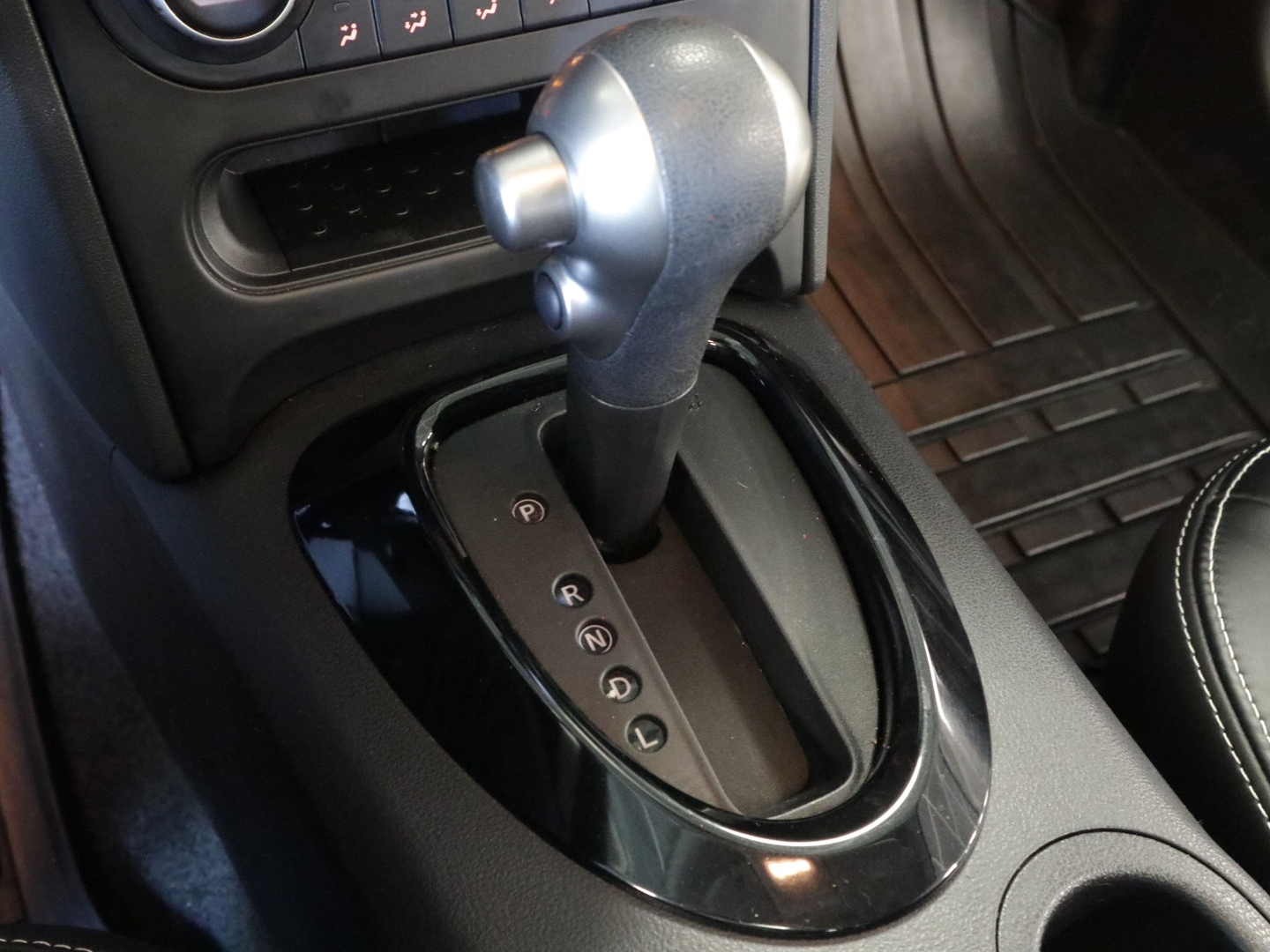 NISSAN Qashqai 2013