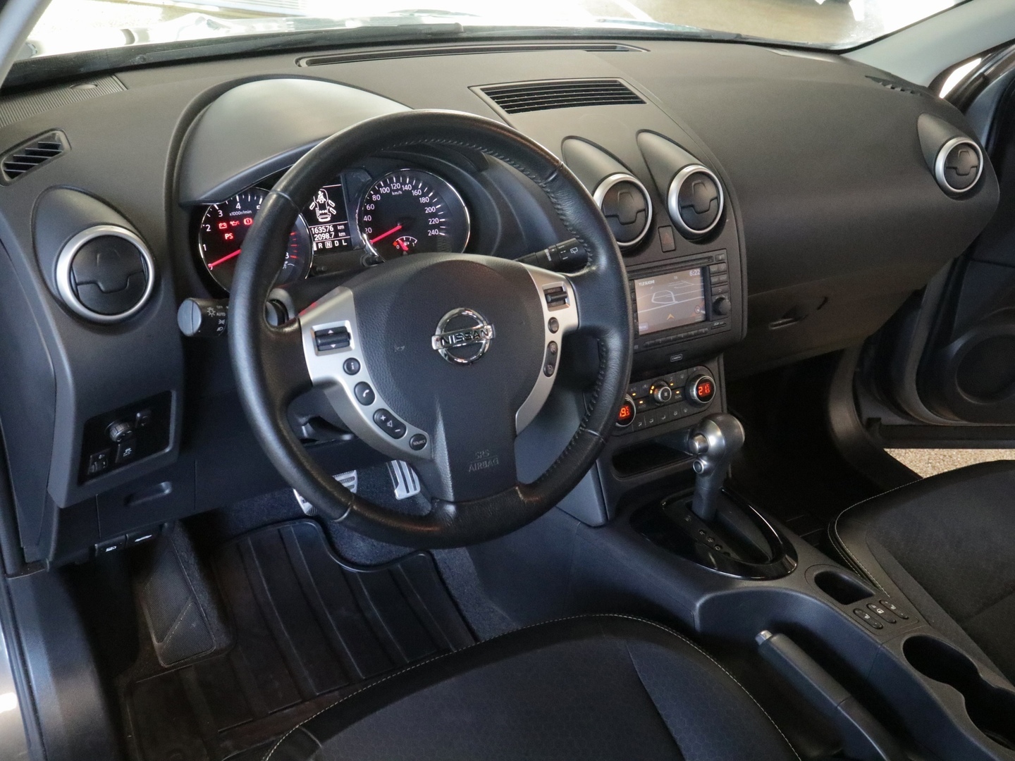 NISSAN Qashqai 2013