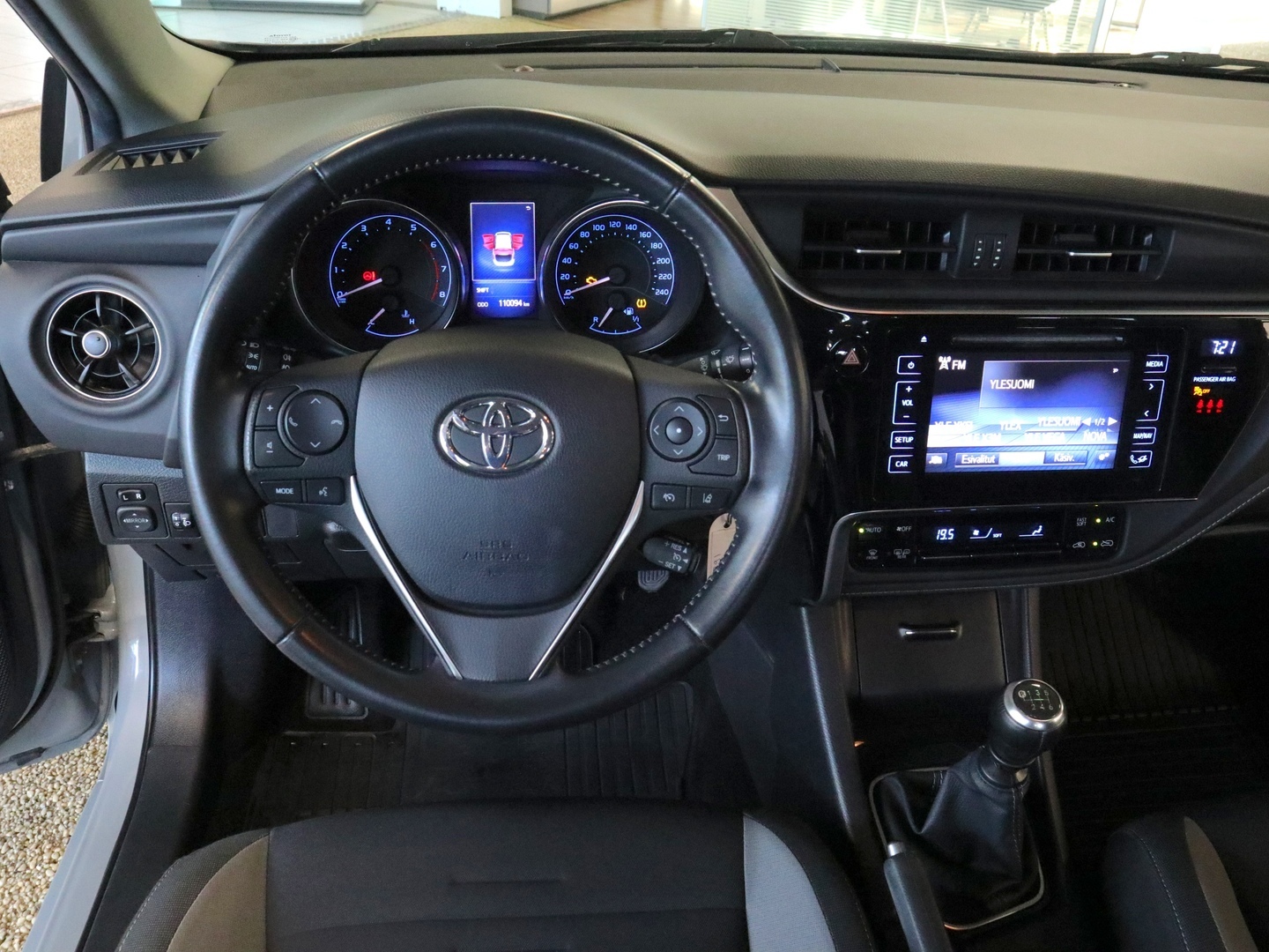 TOYOTA AURIS 2018