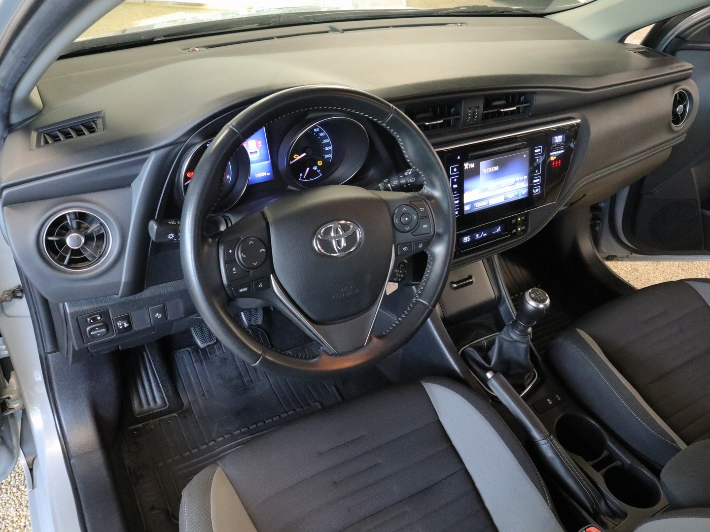 TOYOTA AURIS 2018