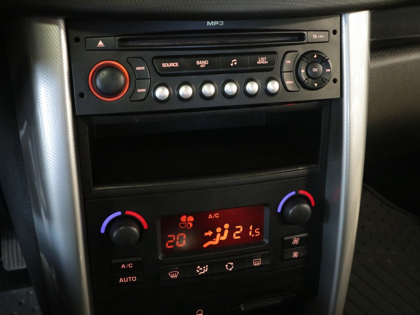 PEUGEOT 207 2008