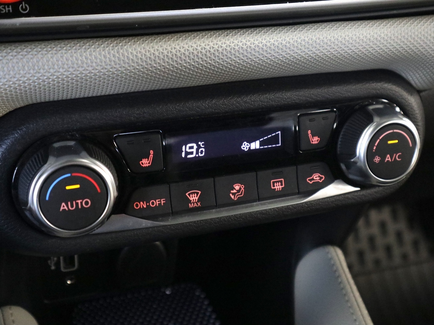 NISSAN Micra 2019