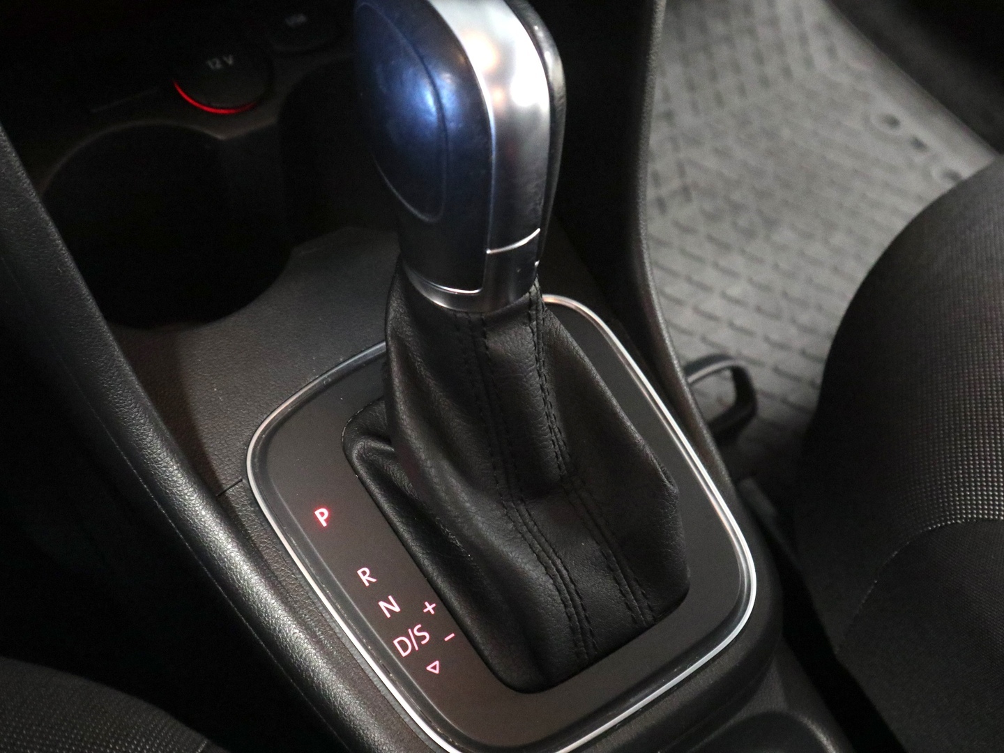 VOLKSWAGEN Polo 2017