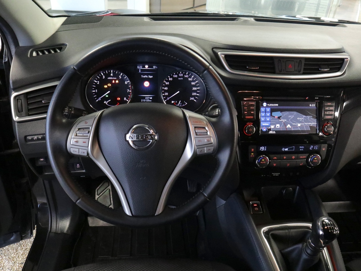 NISSAN Qashqai 2017