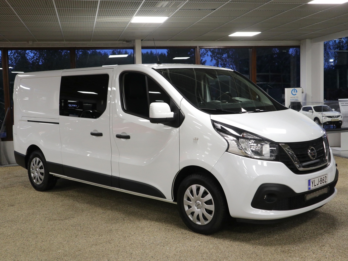 NISSAN NV300 2022