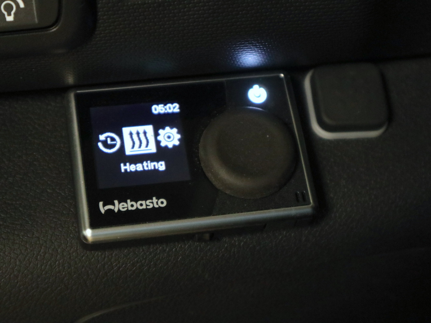 NISSAN NV300 2022