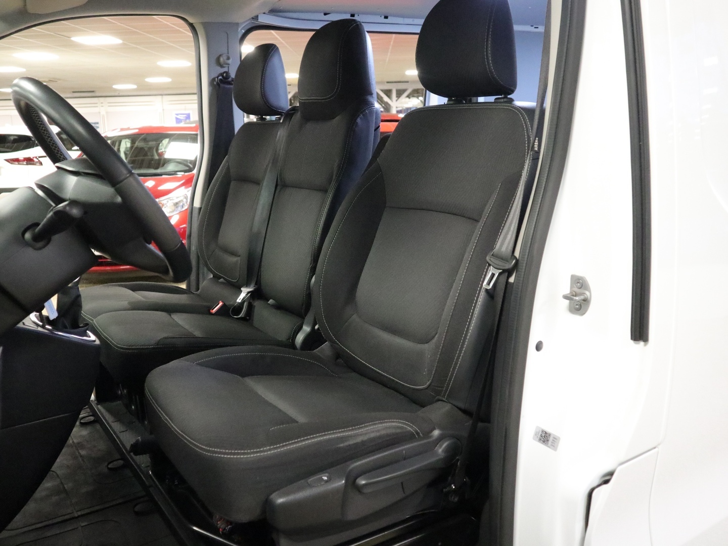 NISSAN NV300 2022
