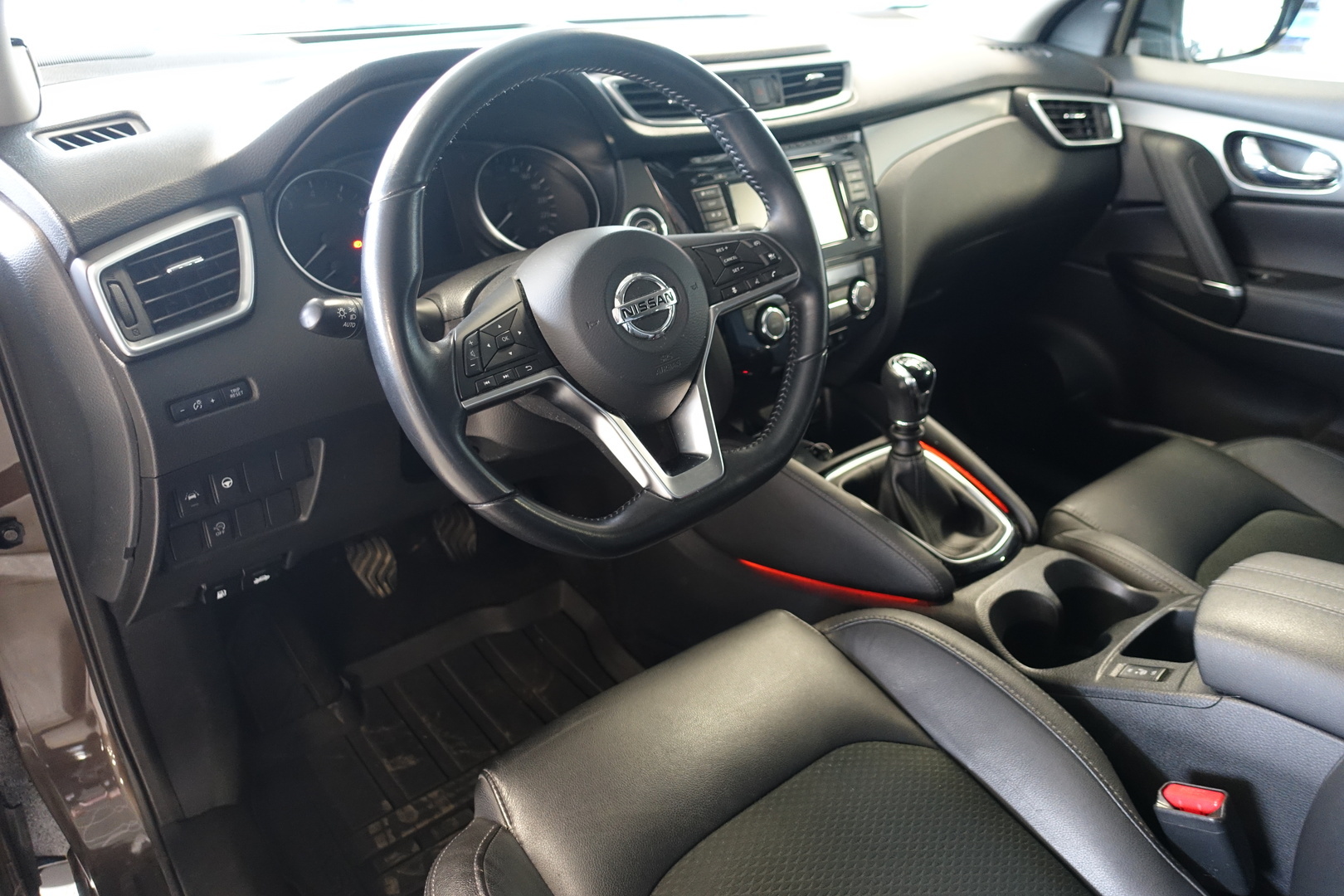 NISSAN QASHQAI 2019