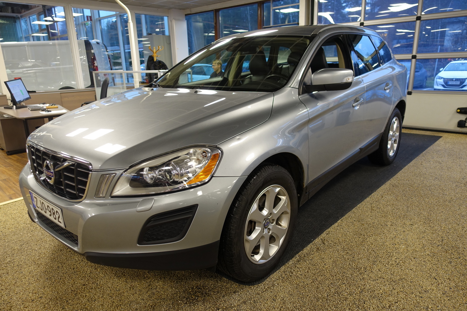 VOLVO XC60 2011
