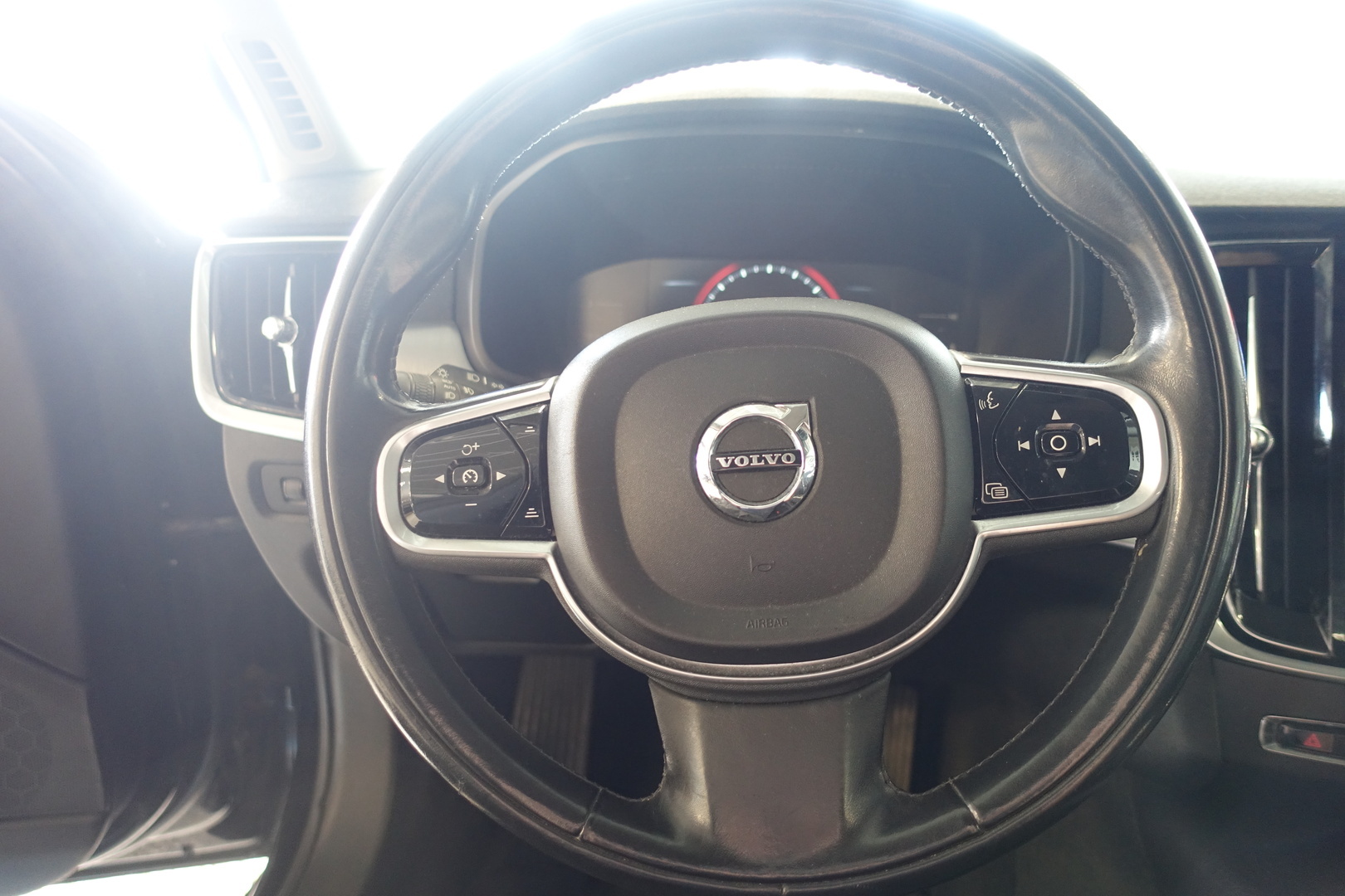 VOLVO S90 2016