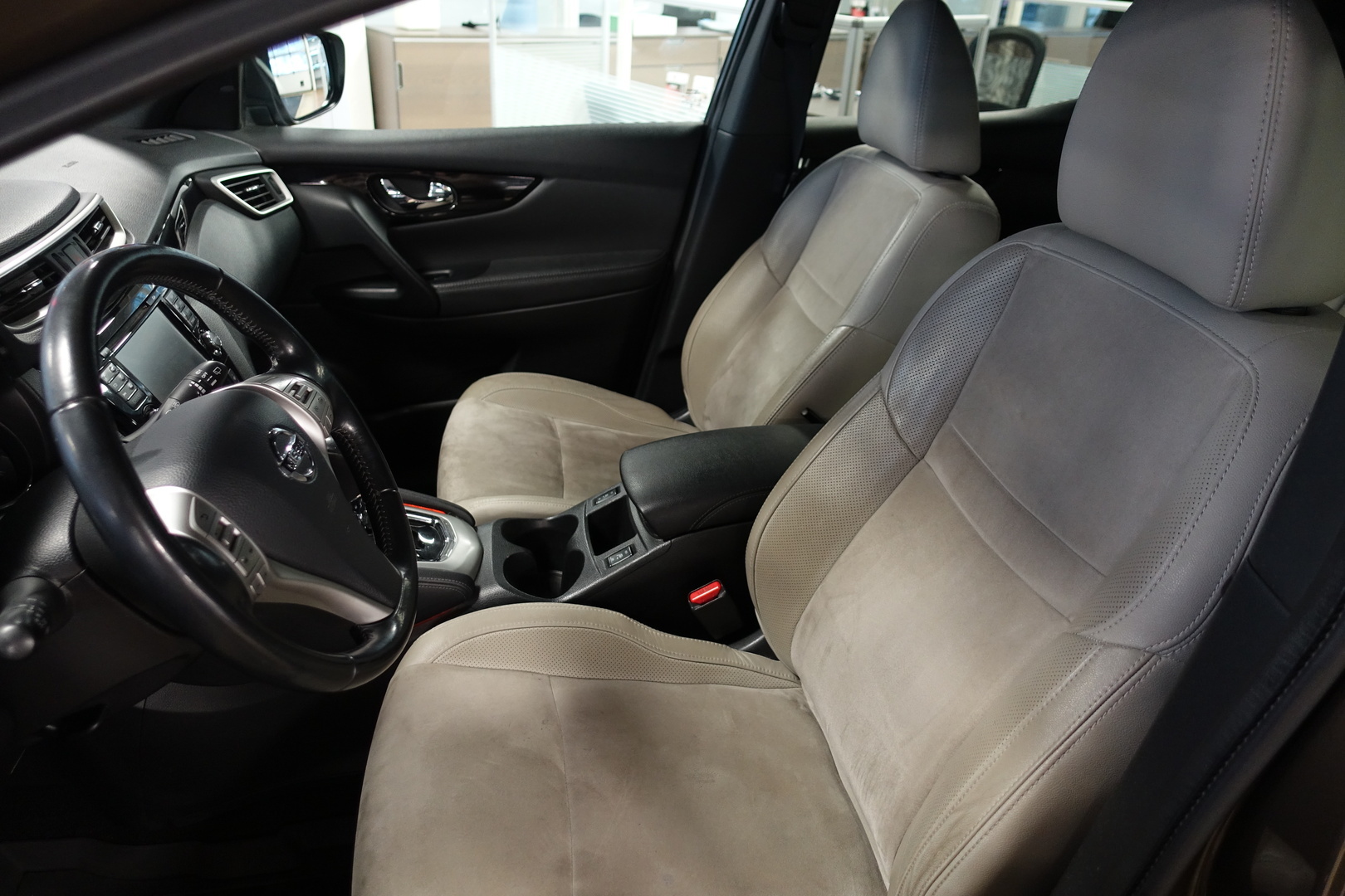 NISSAN Qashqai 2015