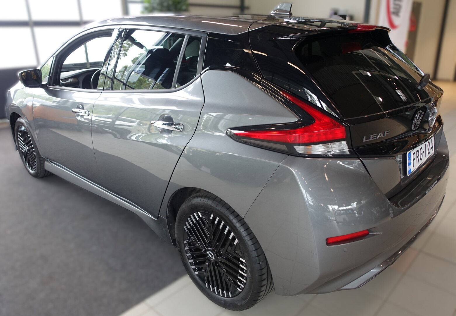 NISSAN Leaf 2023