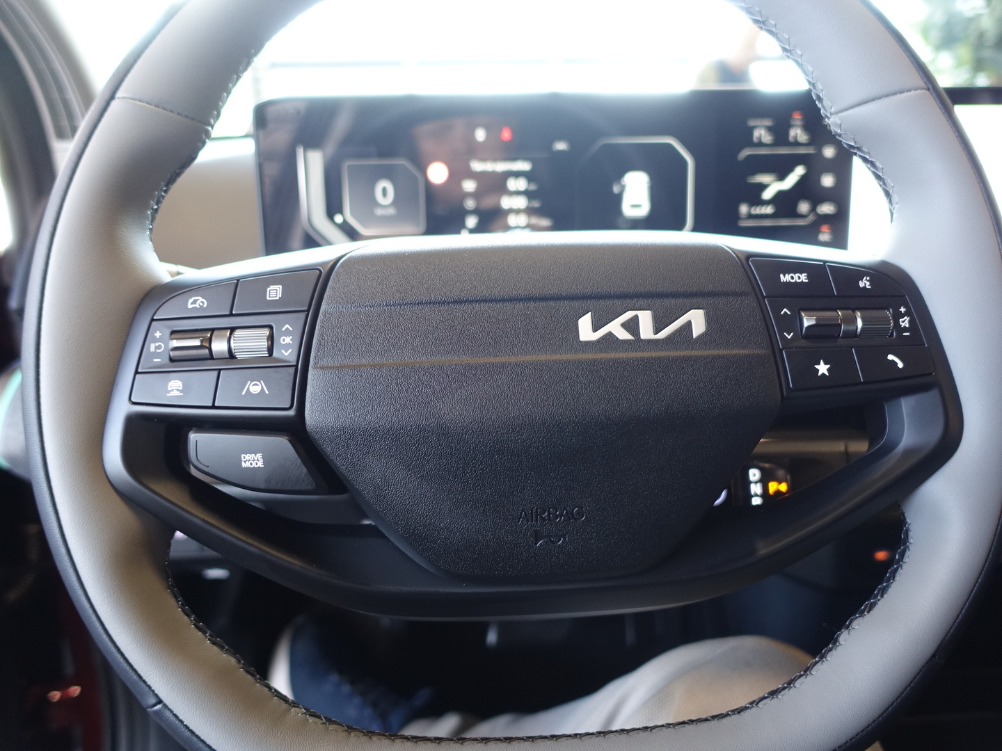 KIA EV4 2027