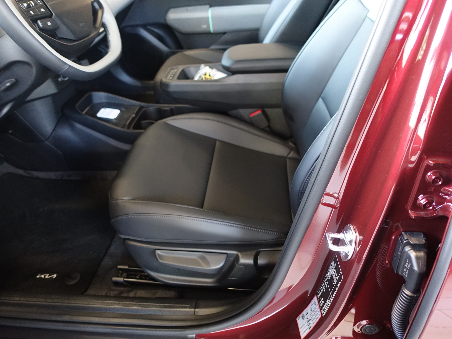 KIA EV4 2027