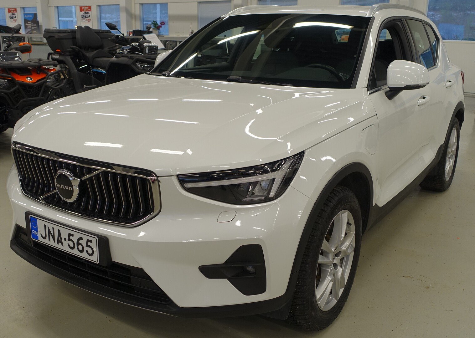 VOLVO XC40 2023