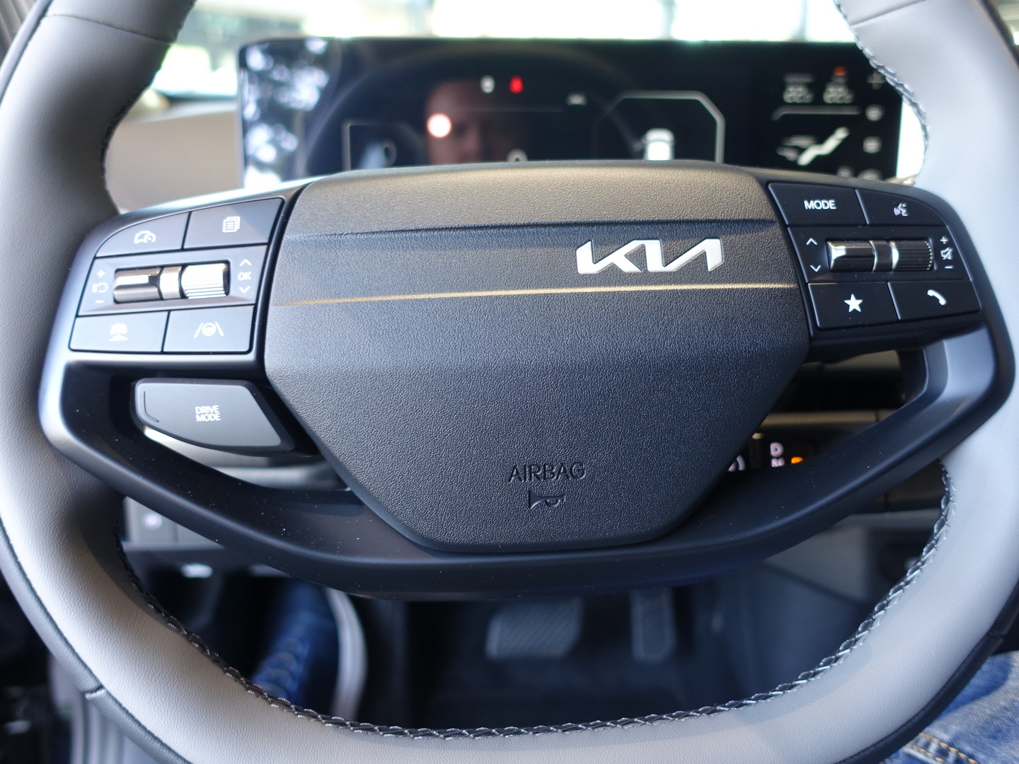 KIA EV4 2026