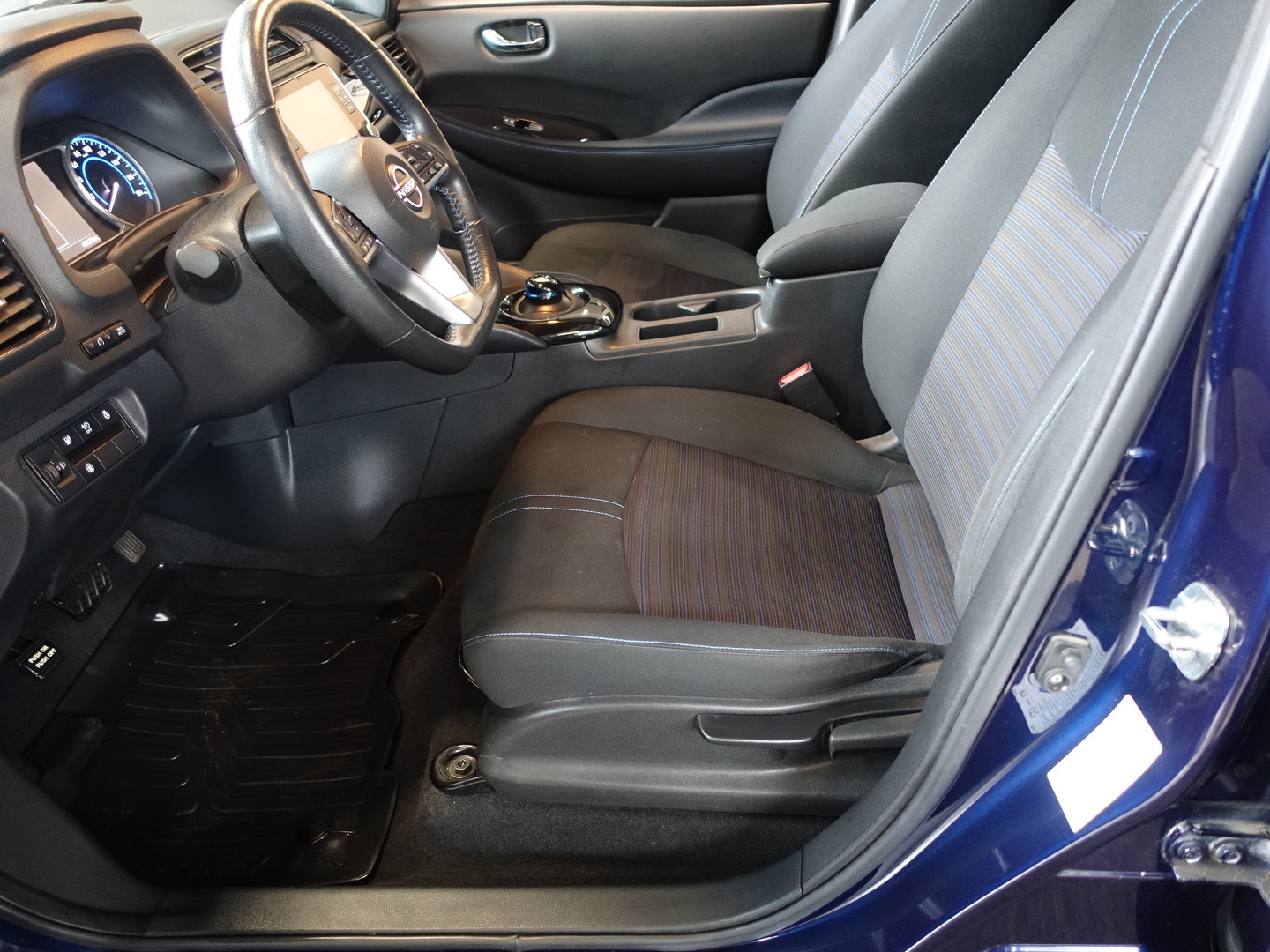 NISSAN Leaf 2022