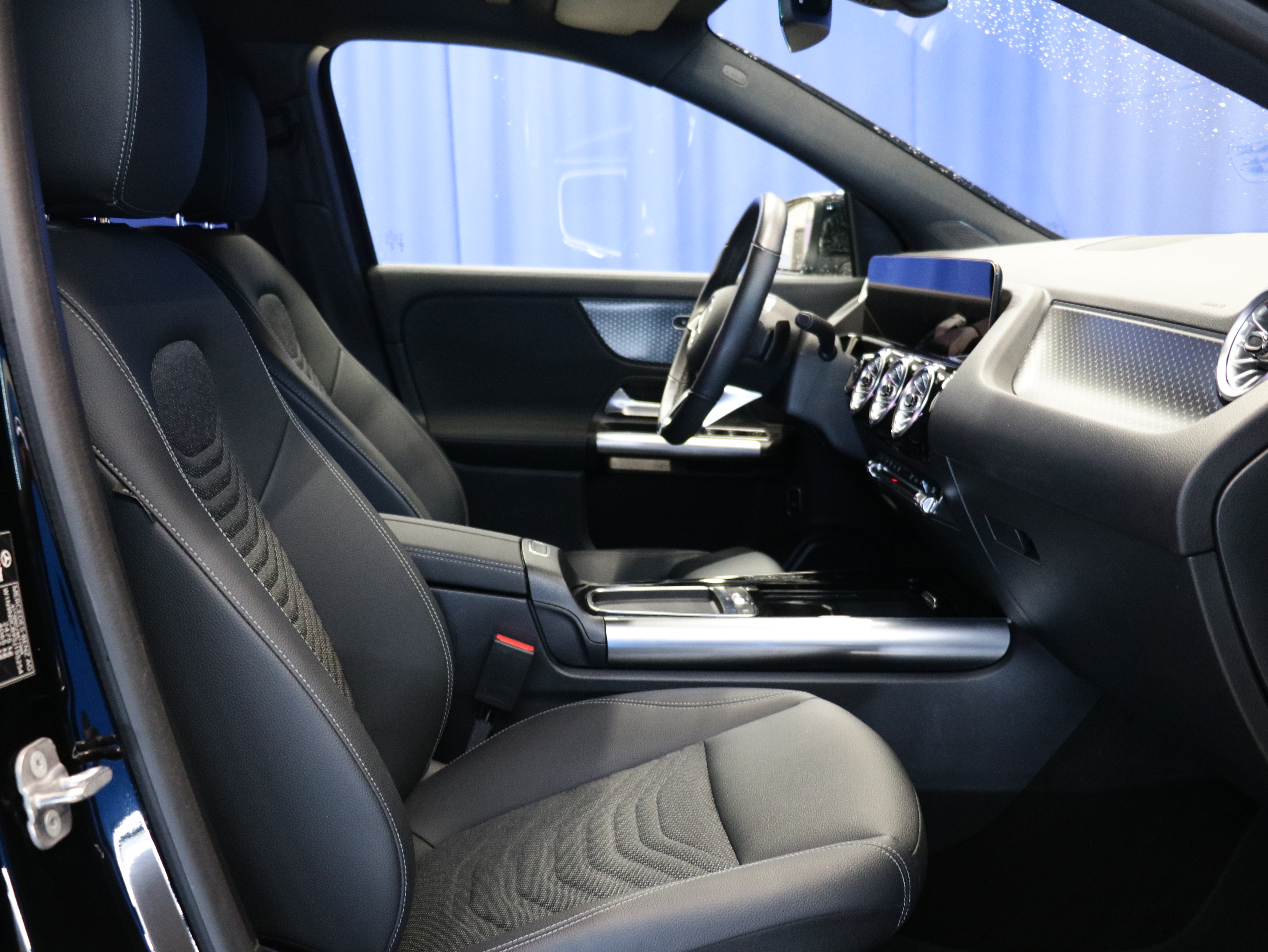 Mercedes-Benz EQA 2025