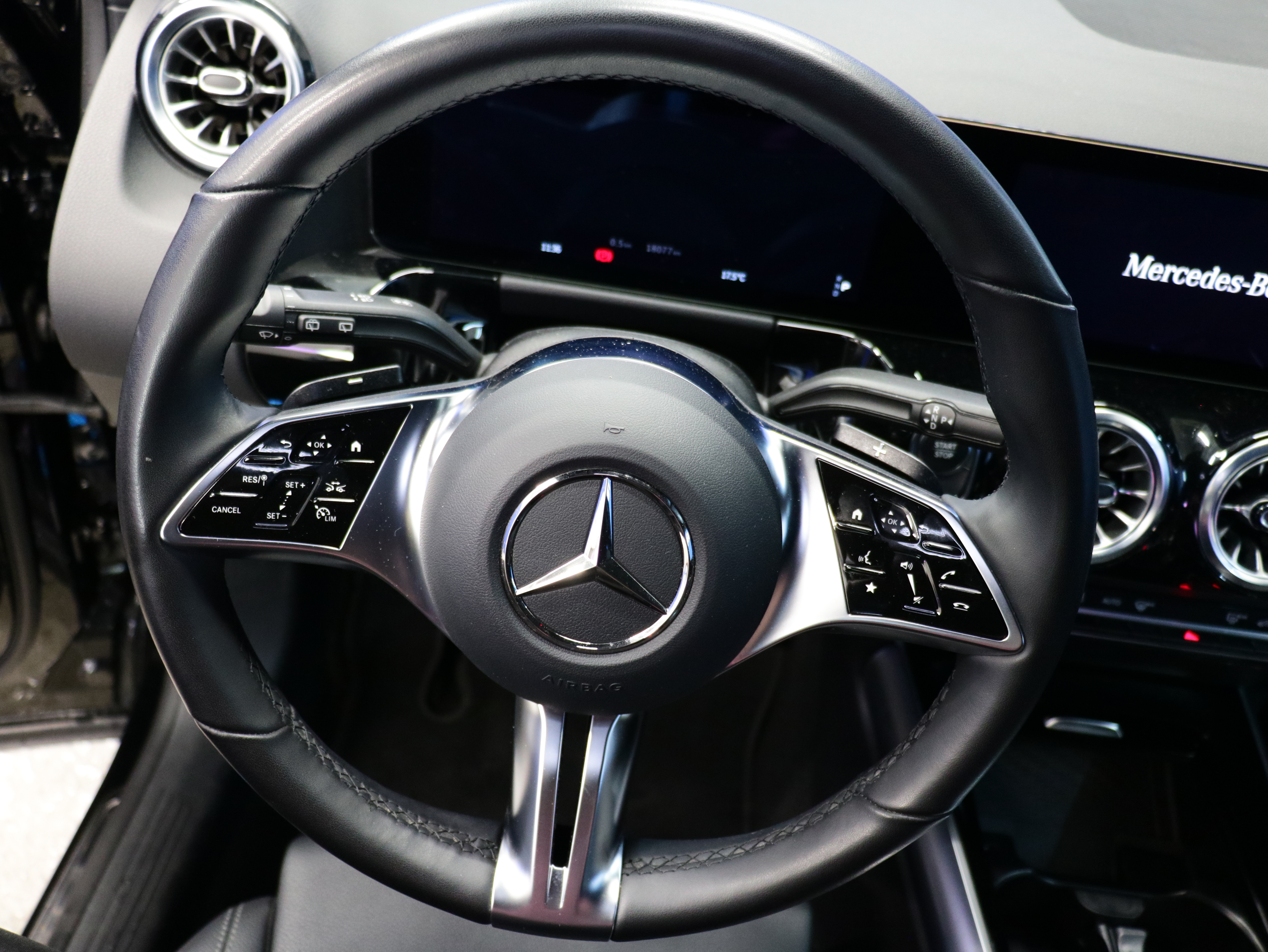 Mercedes-Benz EQA 2025