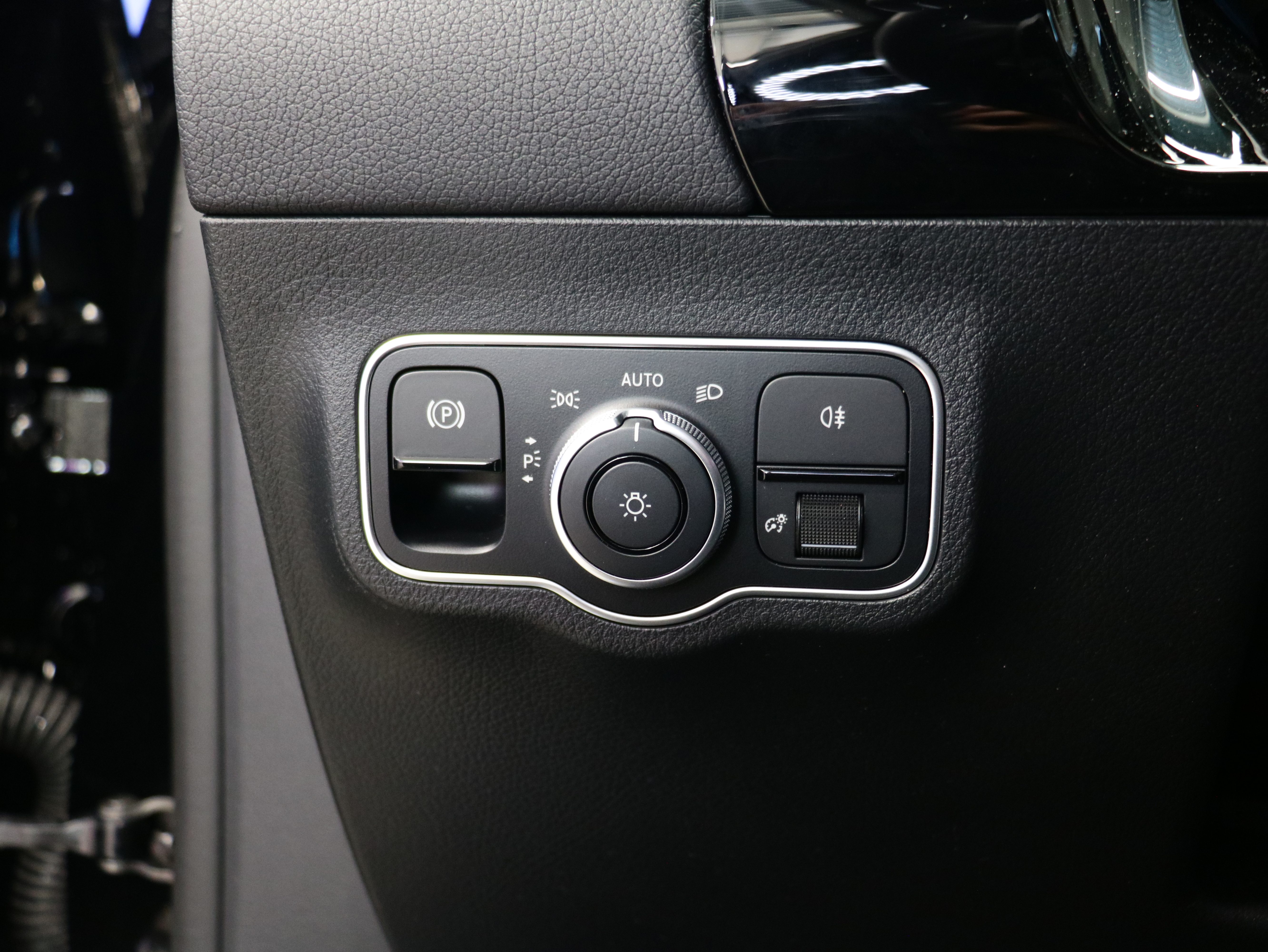 Mercedes-Benz EQA 2025