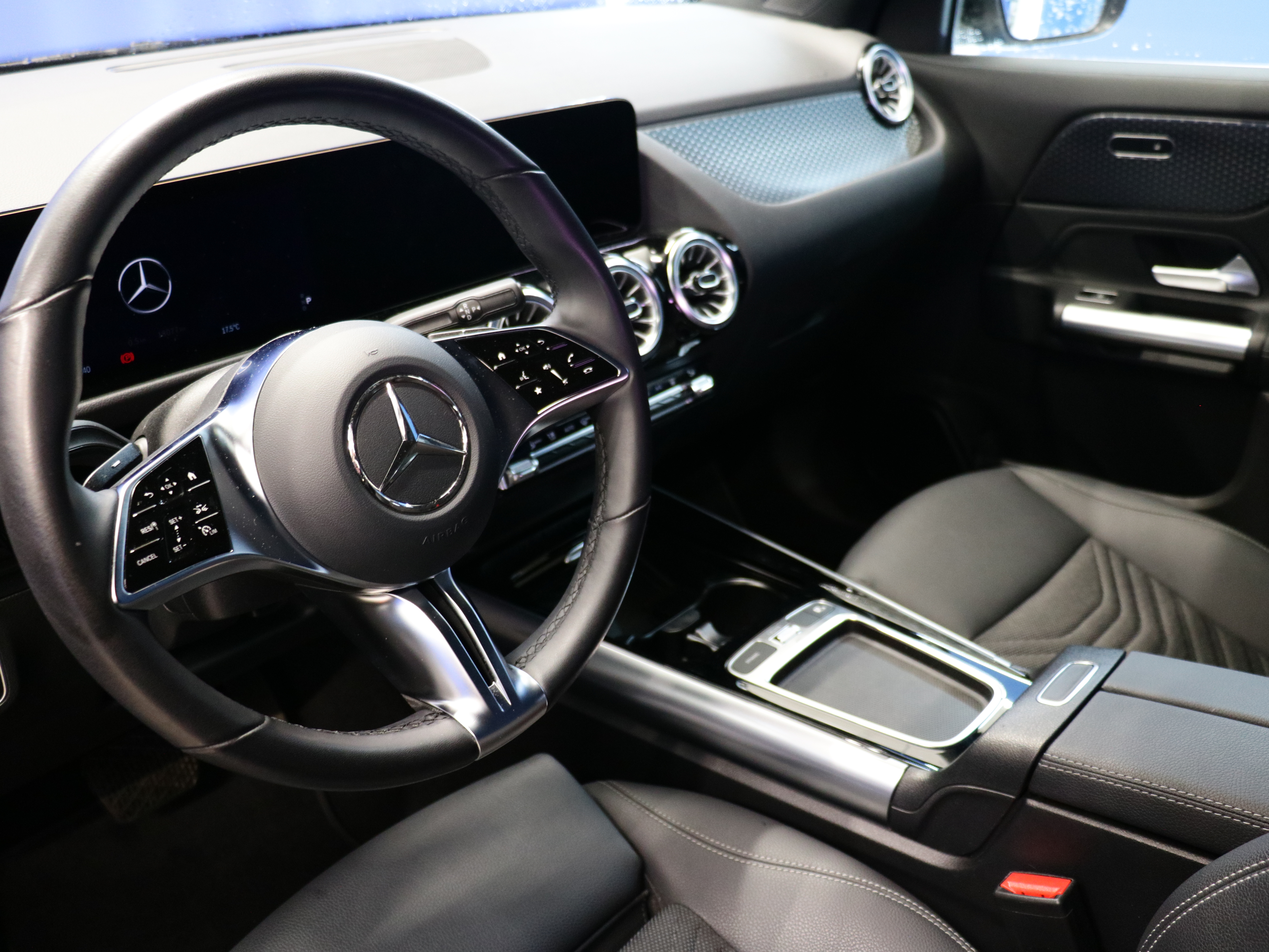Mercedes-Benz EQA 2025