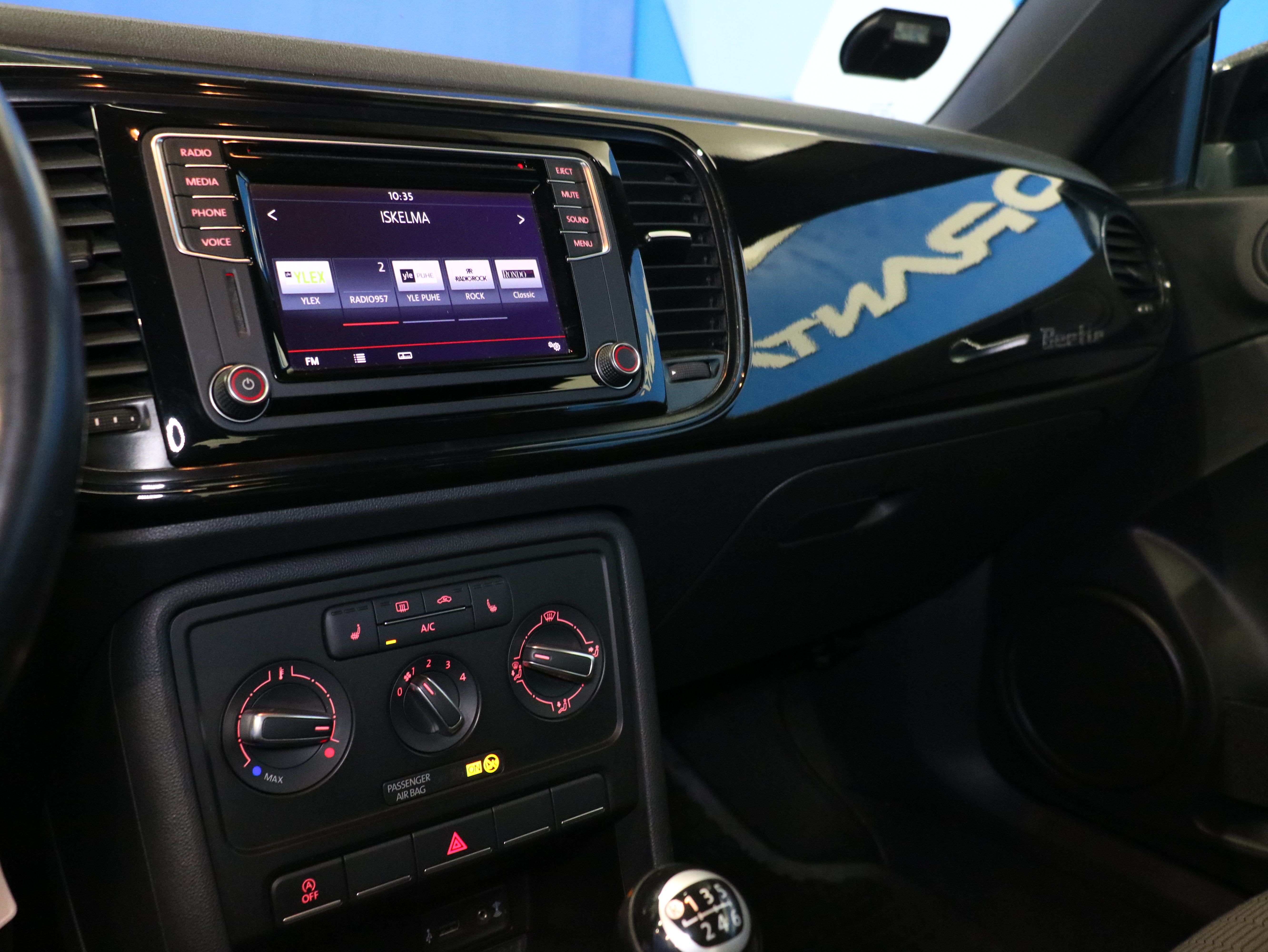 Volkswagen Beetle 2015