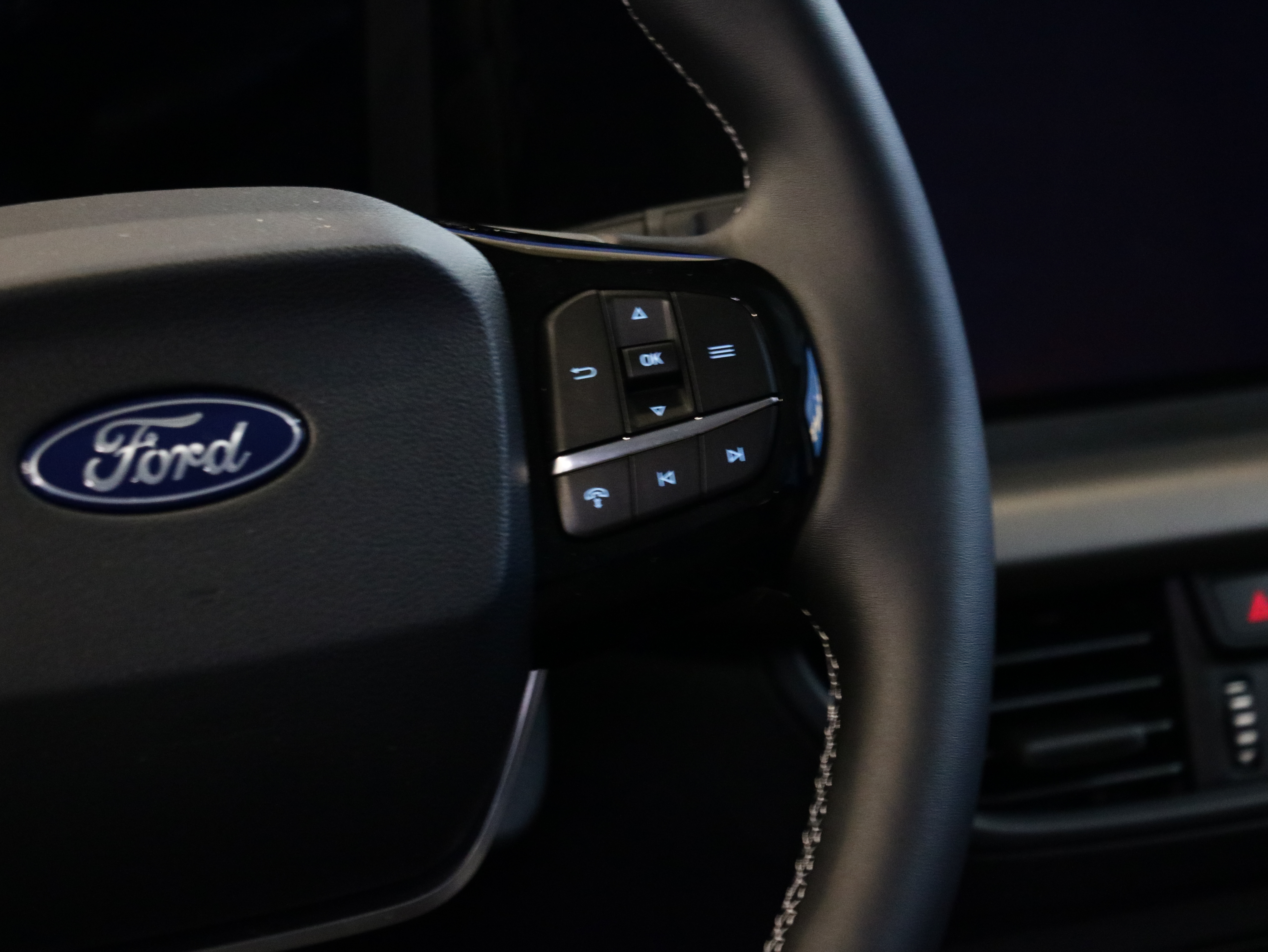 Ford Tourneo Courier 2025