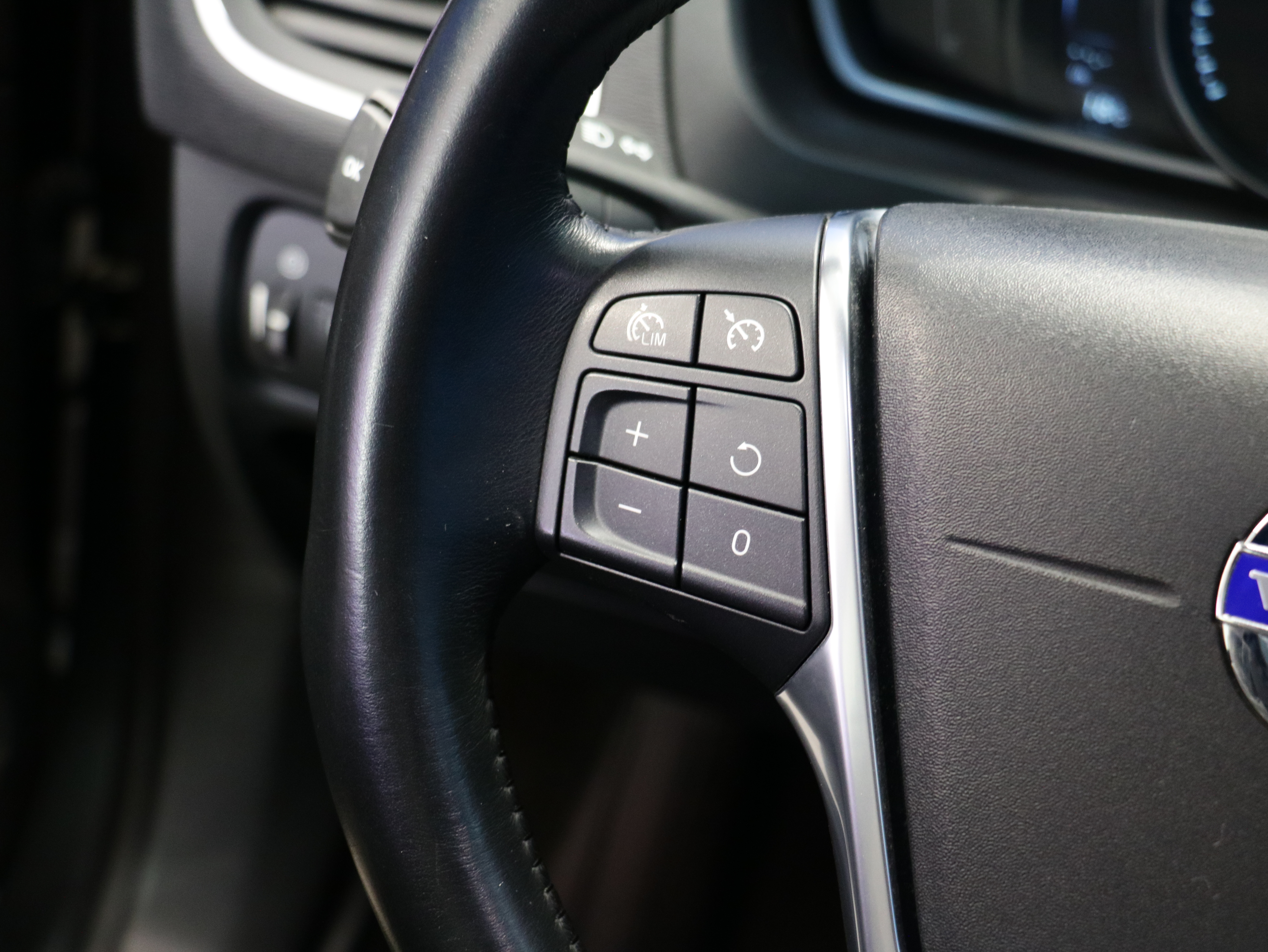 Volvo V40 2015