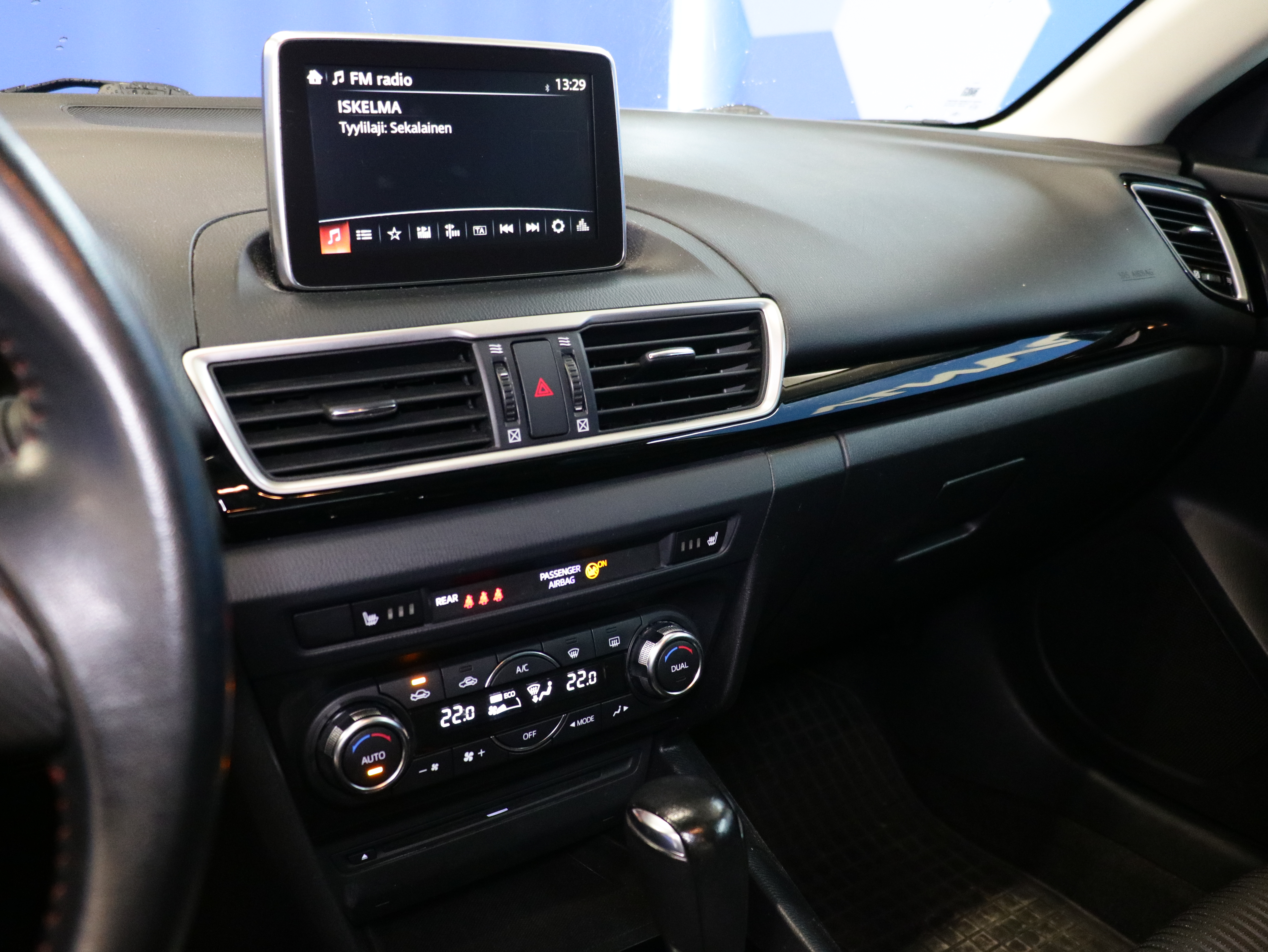 Mazda Mazda3 2015