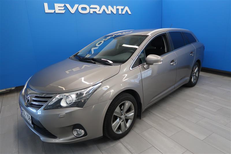 Toyota Avensis 2015