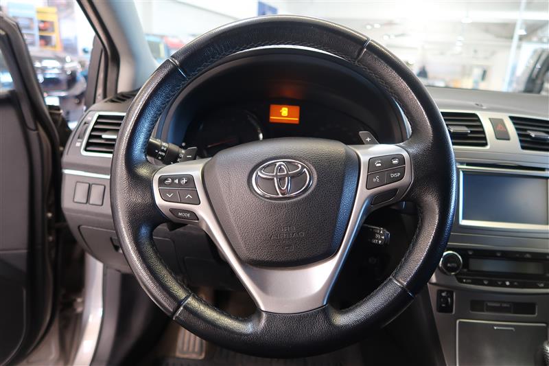 Toyota Avensis 2015