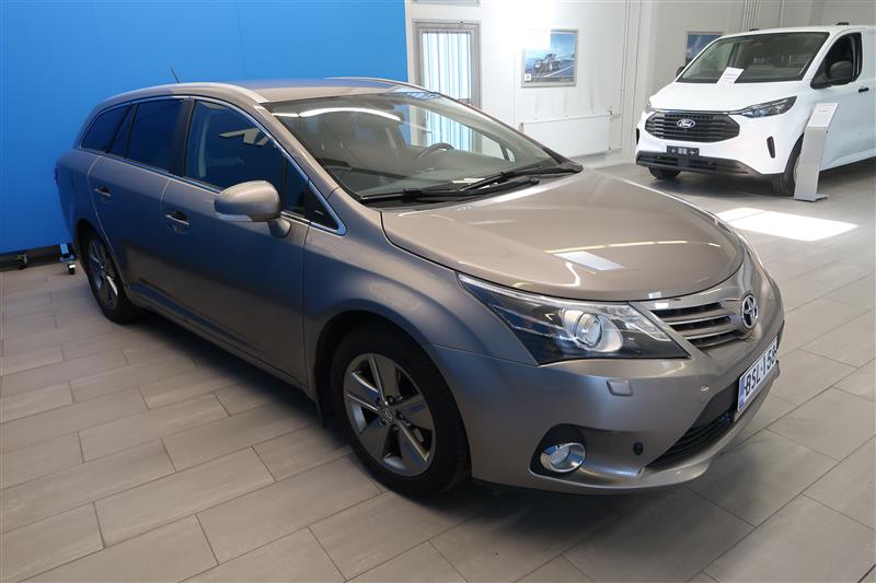 Toyota Avensis 2015