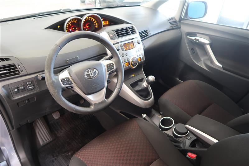 Toyota Verso 2011
