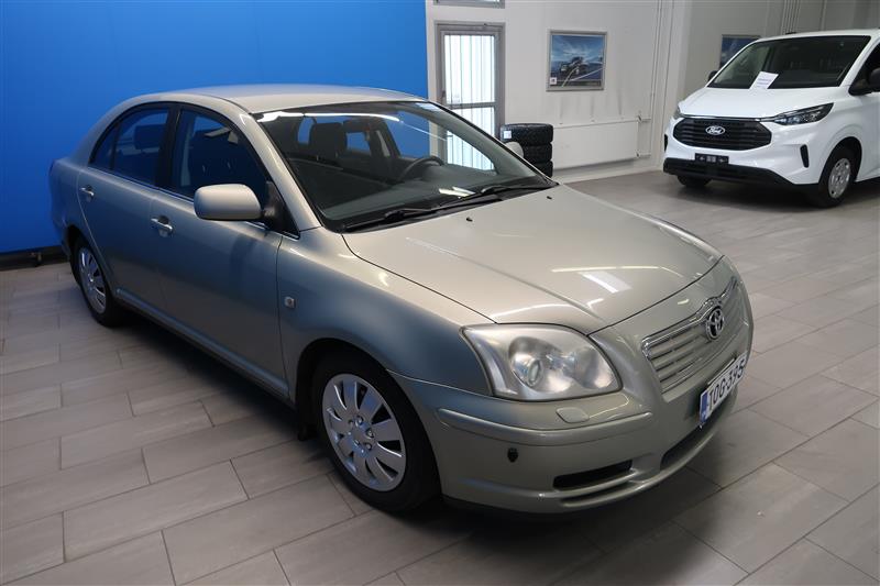 TOYOTA AVENSIS 2004